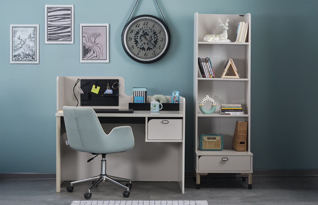 Lion Şifonyer Ve Aynası yatak detayı